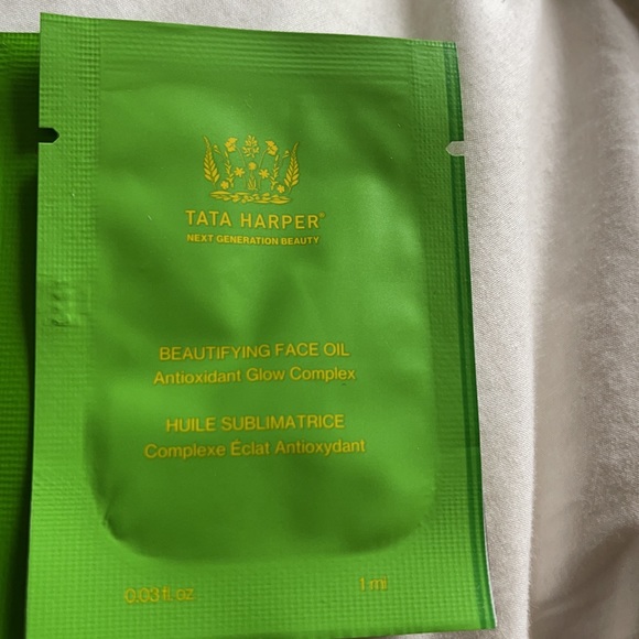 NET Tata Harper Skincare trio - Picture 5 of 5